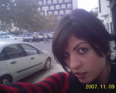 une meufffffff  wawww  je te kif ou bajahde asata des memont inobliable  peace 3lik asata::::::::amal guthique
