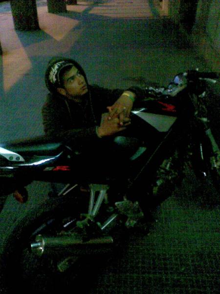 c'est moi  et mon  honda cbr 125