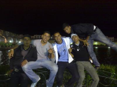 moi avec mes vrais amis balkhosous mon pote reda